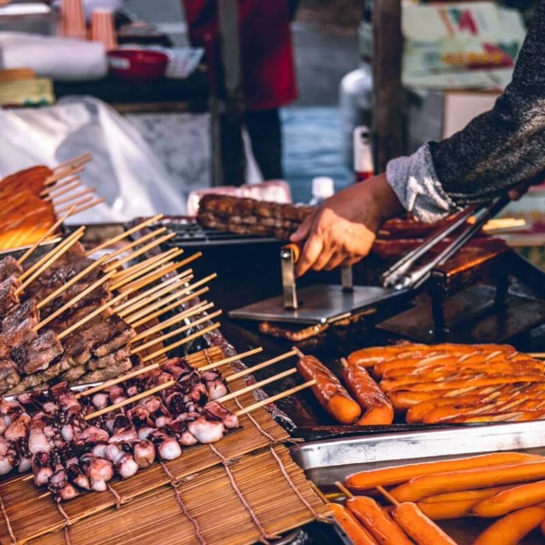 Read more about the article How to Enjoy Tokyo’s Street Food Safely